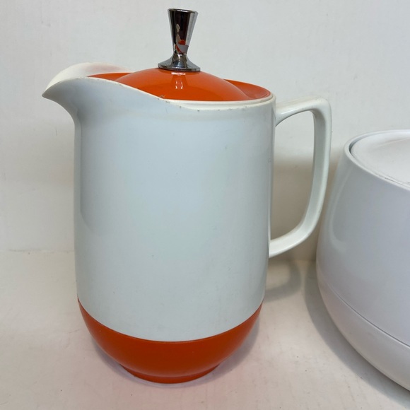 Mid Century Modern Pitcher and Ice bucket - Picture 2 of 13